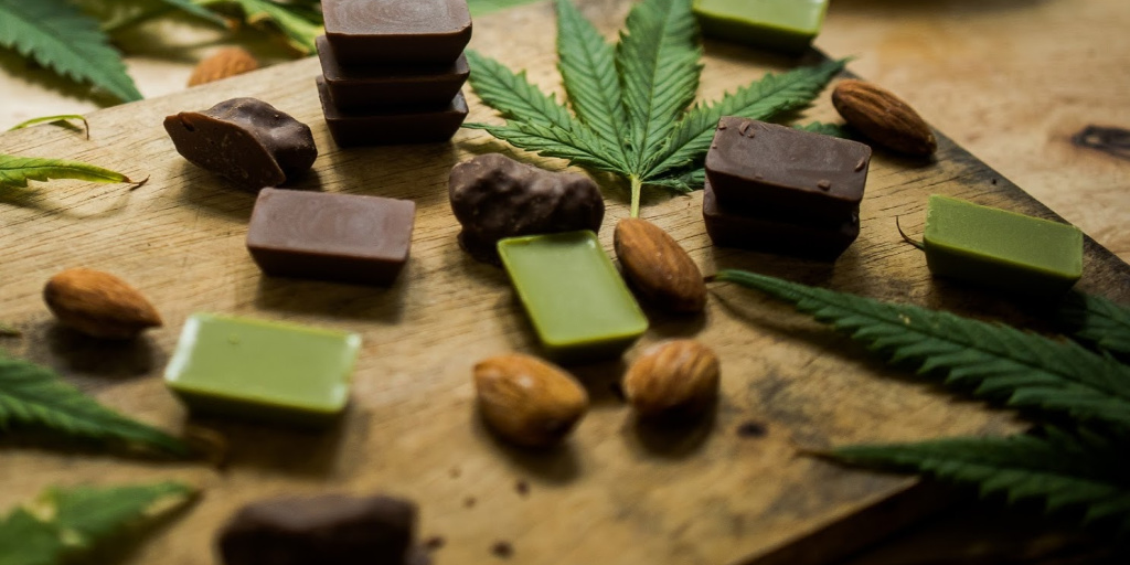 Sex, Intimacy and Cannabis: Best Edibles For a Date Night